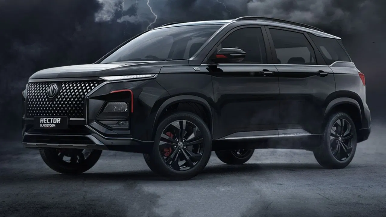MG Hector Plus 2025 Review: Tech Meets Comfort